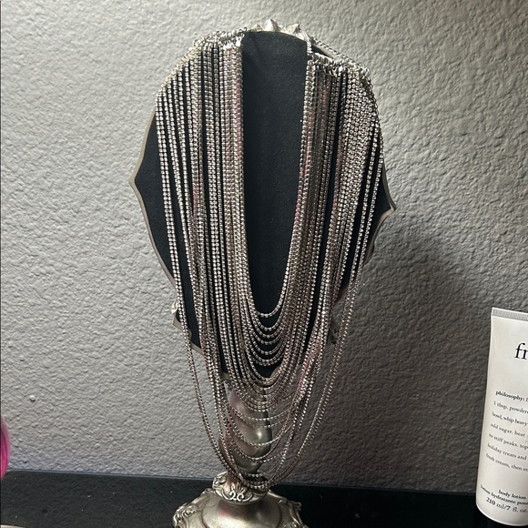 Chic Silver Multi-Layer Necklace - Picture 2 of 8